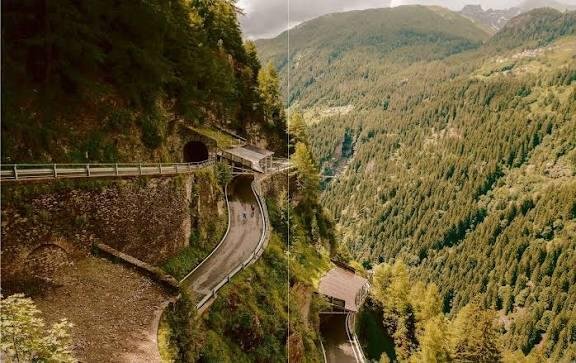 Cyclists on Splügen Pass